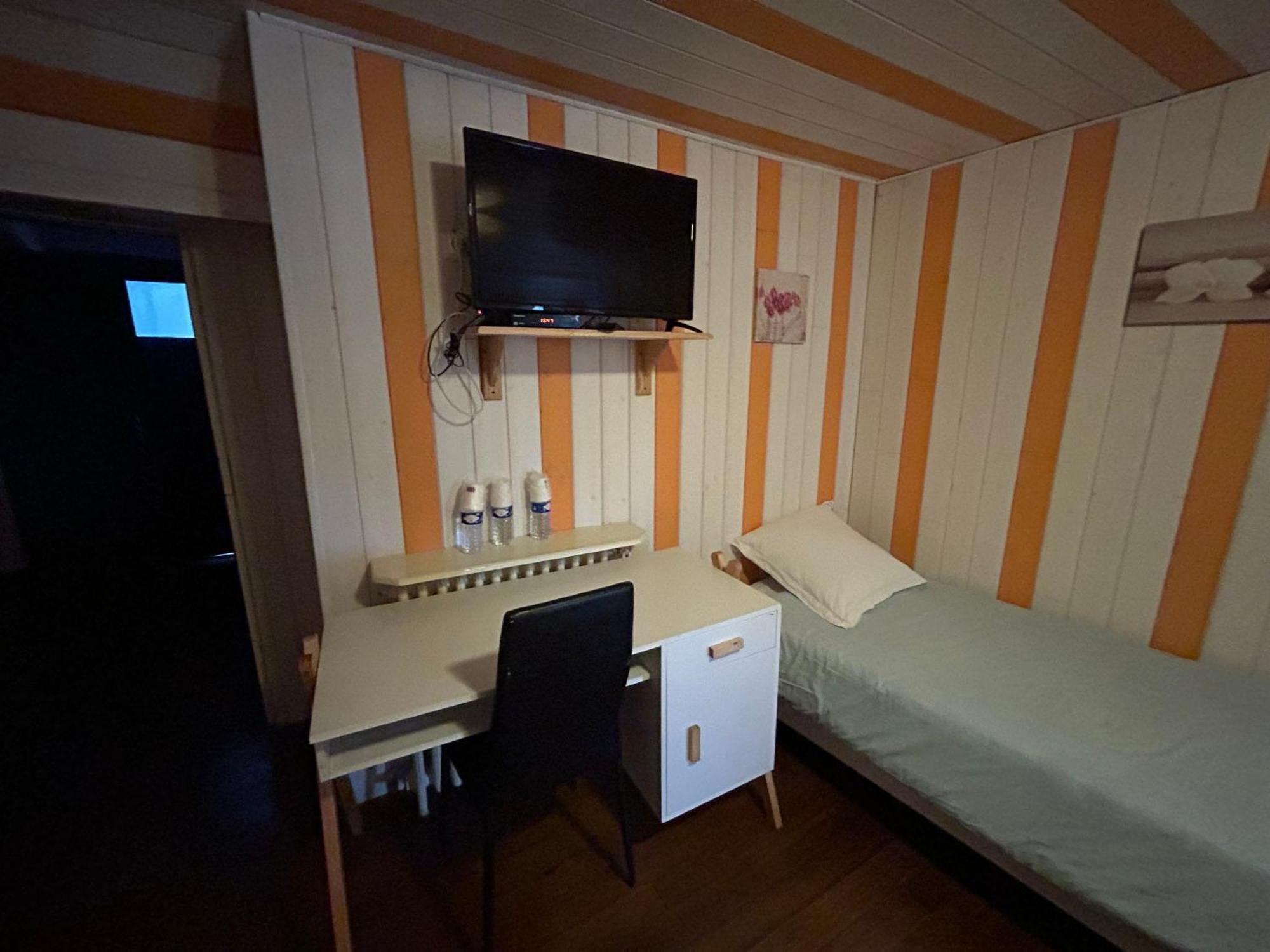 Chambres D'Hotes La Cheminee Tardets-Sorholus Exterior foto